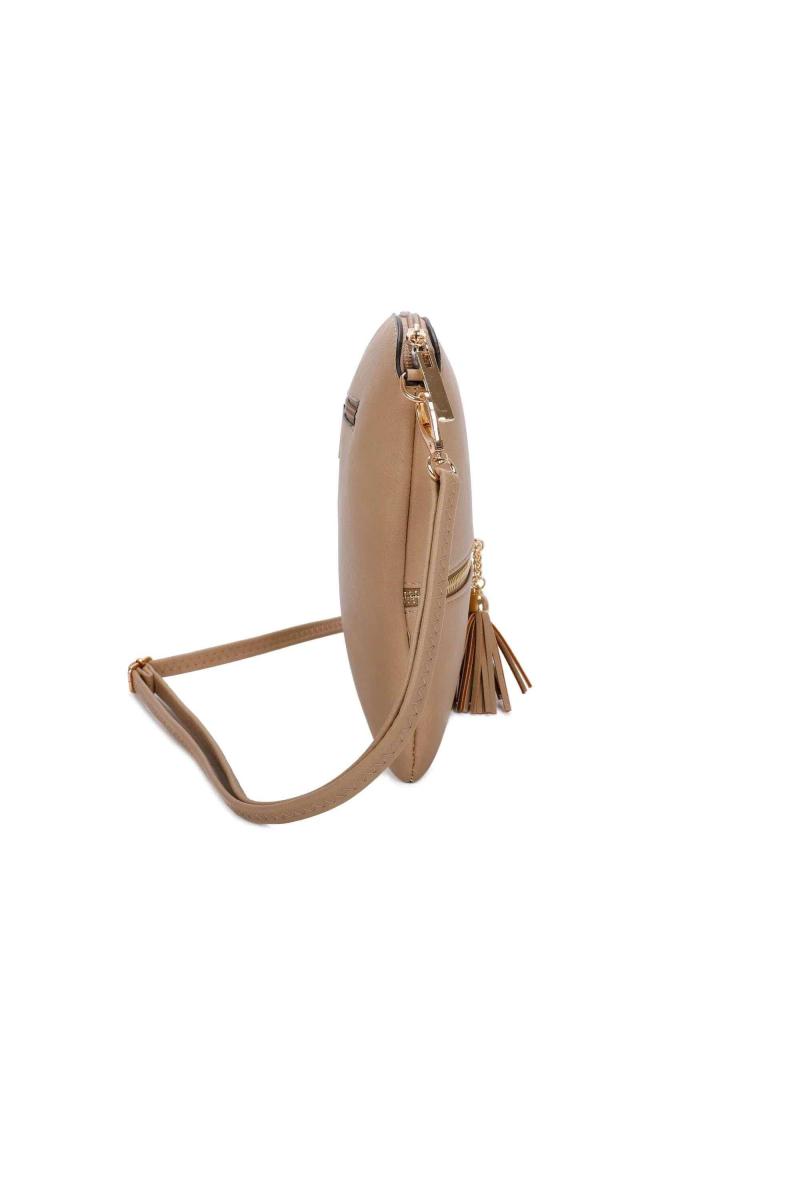 Маленька плоска сумочка через плече з китицями і передньою кишенею