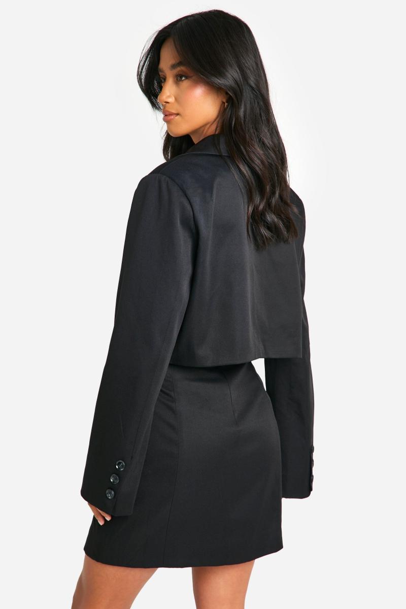 Міні -плаття з маленькою бандато та боксерський урожай Блейзер