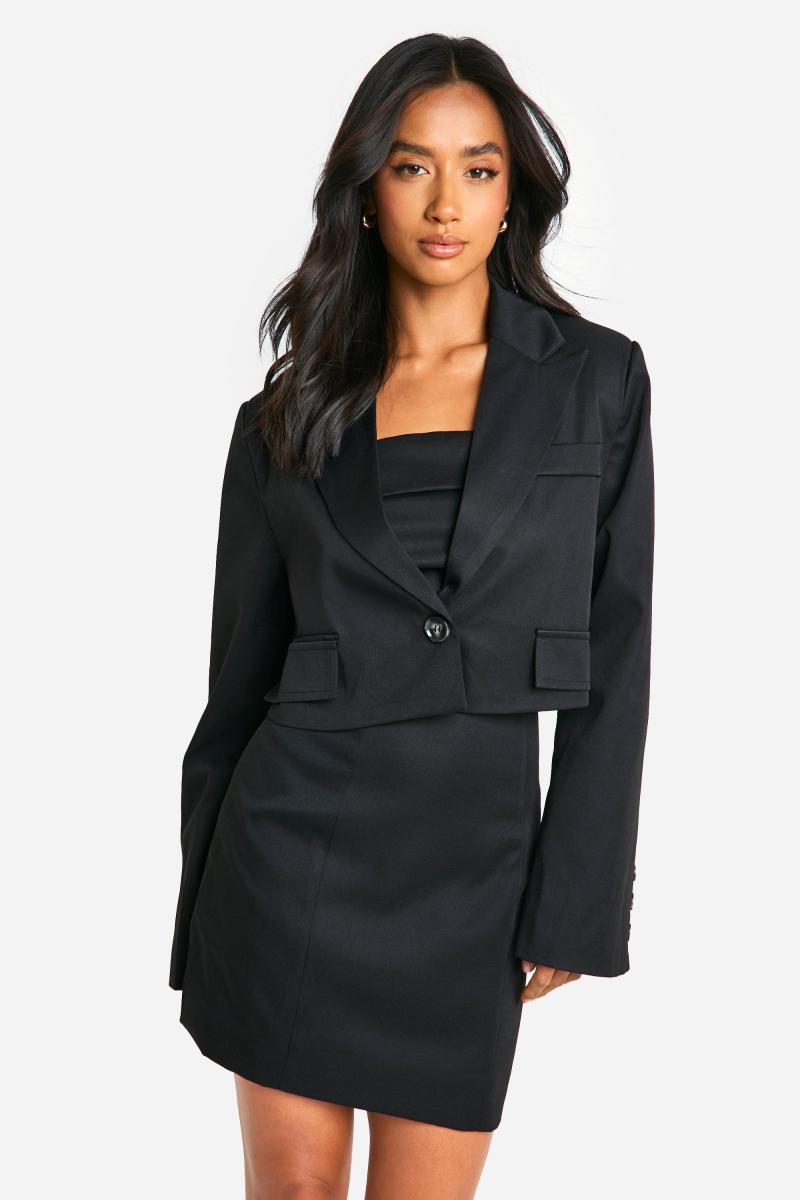 Міні -плаття з маленькою бандато та боксерський урожай Блейзер