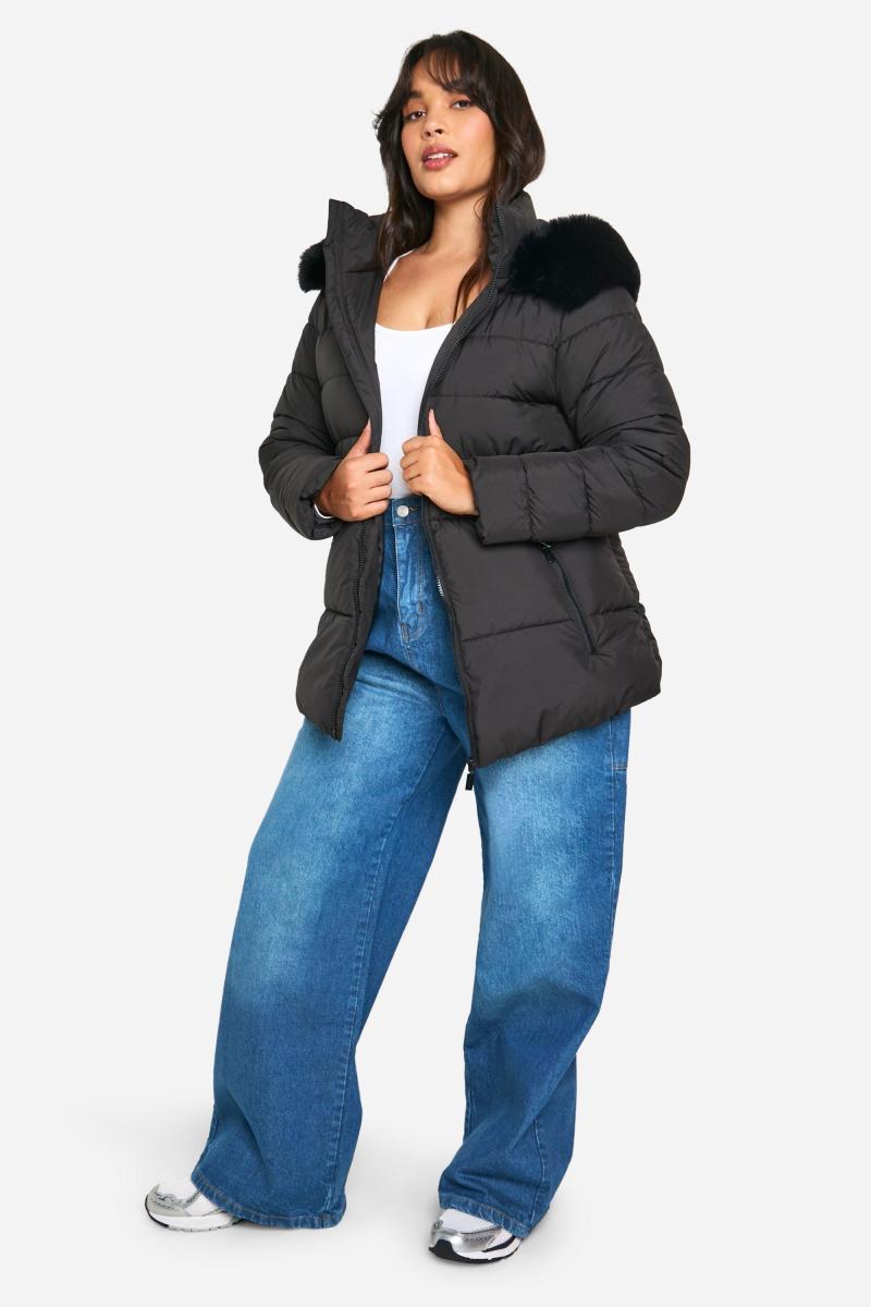 Плюс куртка-пуховик із штучним хутром і поясом