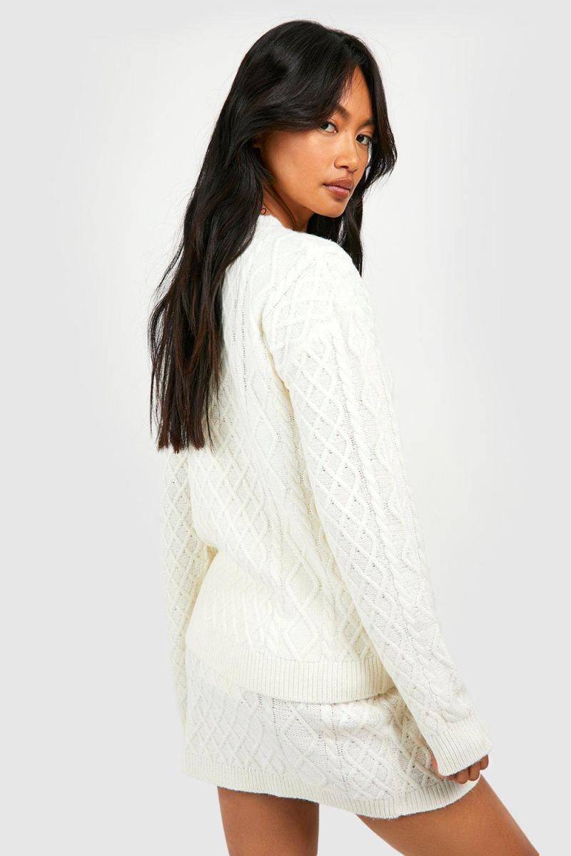 Трикотажний джемпер і міні-спідниця