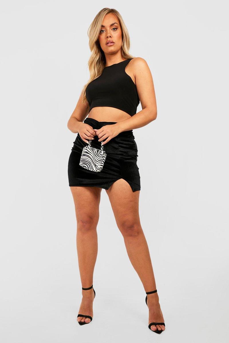 Плюс оксамитова міні-спідниця з рюшами спереду