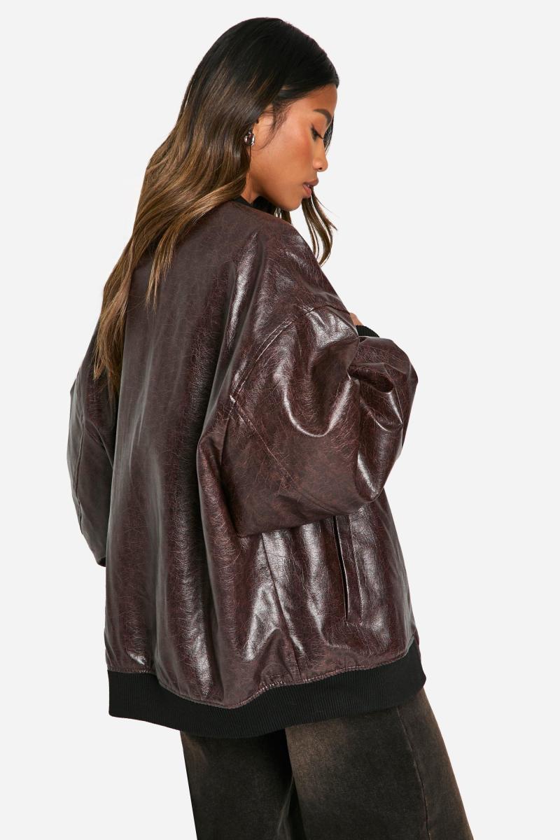 Оверсайз-бомбер із потрісканою штучною шкірою