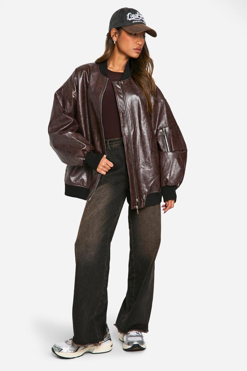 Оверсайз-бомбер із потрісканою штучною шкірою