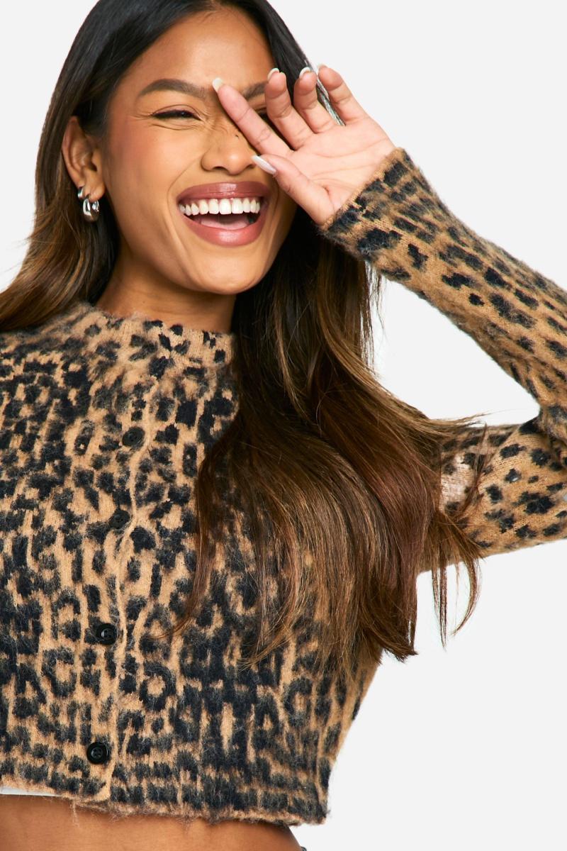 В’язаний укорочений кардиган з леопардовим начісуванням