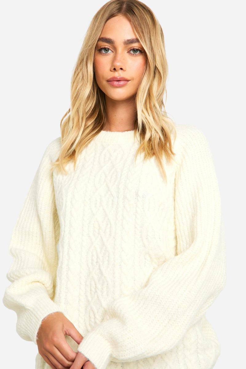 Величезний джемпер з круглим вирізом із в’язаної в’язки
