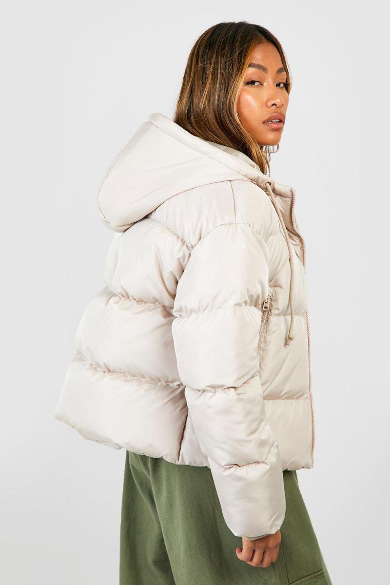 Пухова куртка з капюшоном