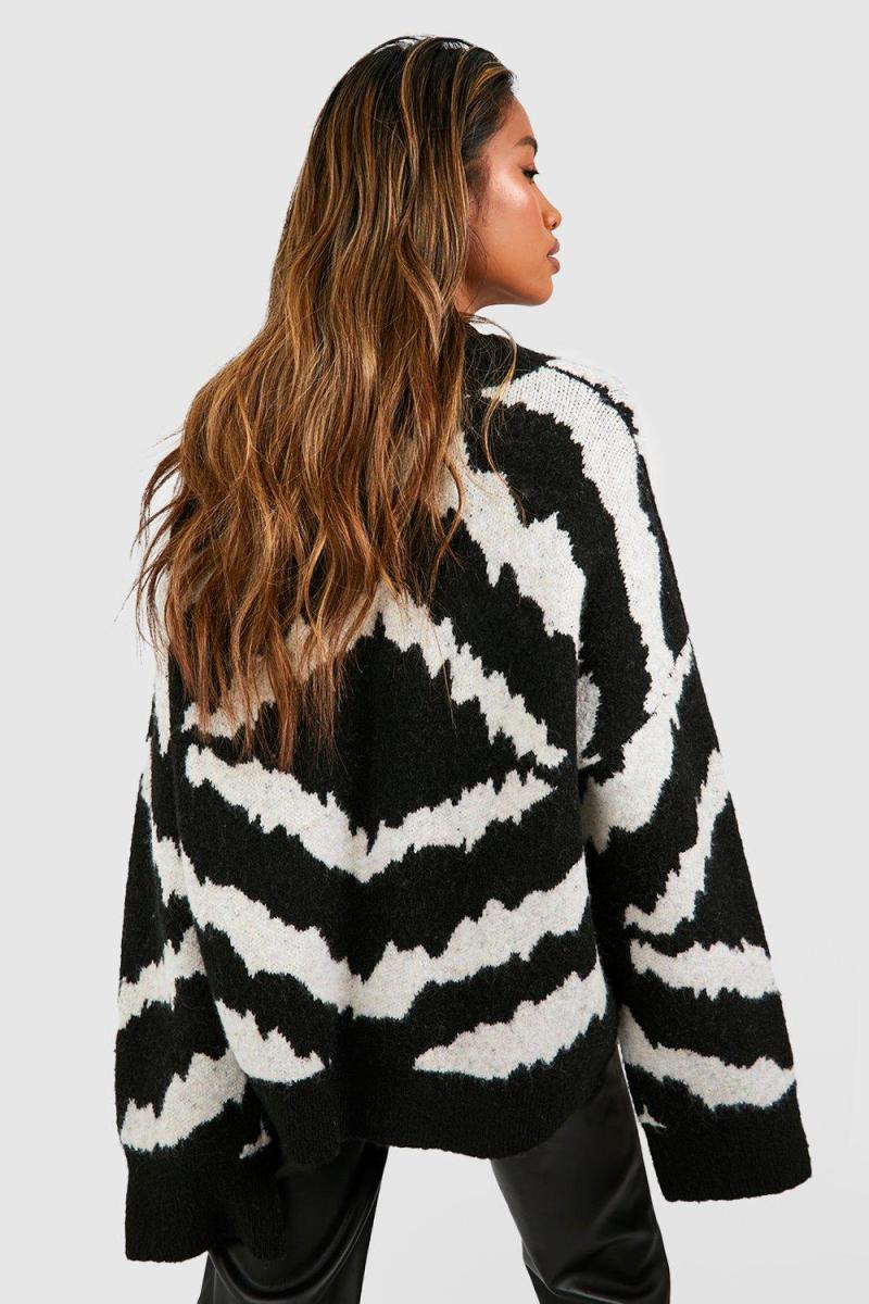 М'який трикотажний джемпер у абстрактну смужку