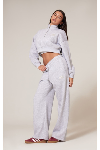 Широкі джоггери PRETTYLITTLETHING з вишивкою в тон із сірим мергелем
