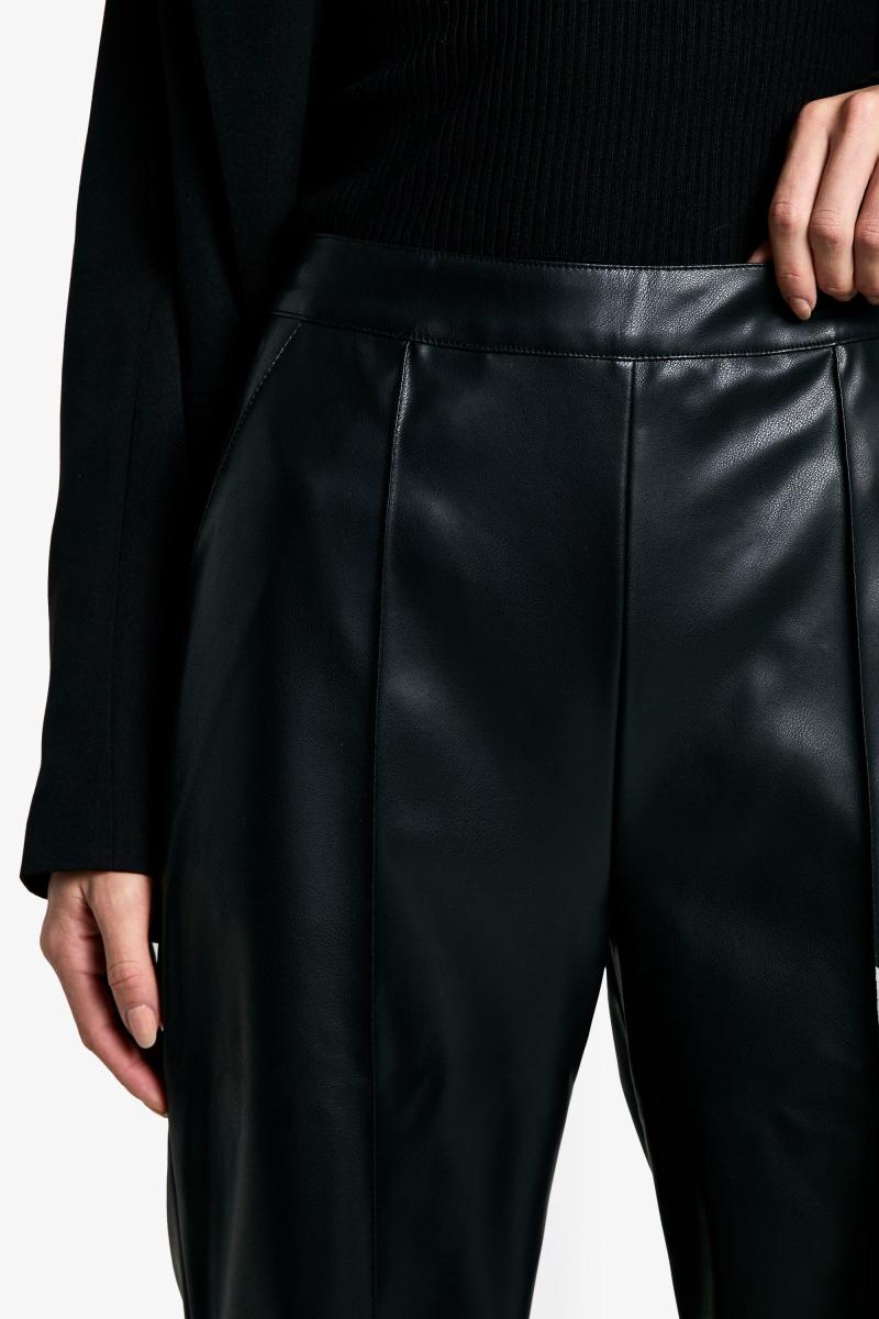 Високі прямі брюки зі штучної шкіри
