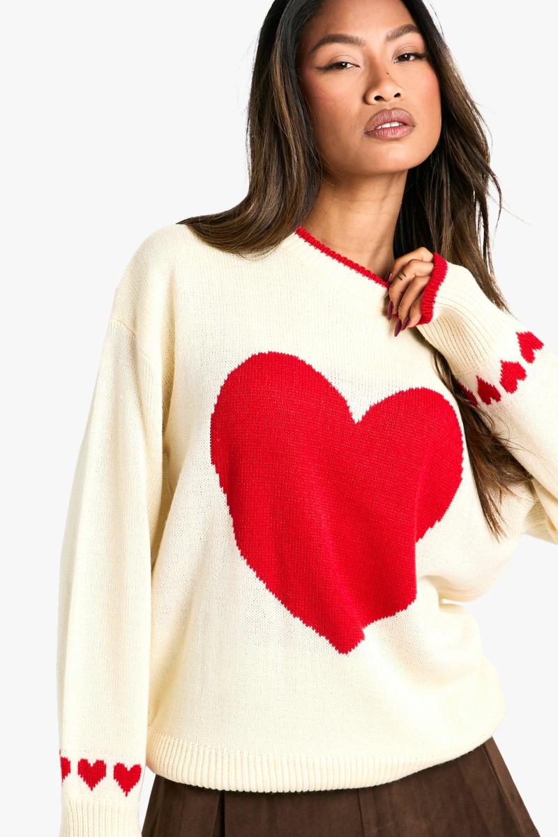 Величезний різдвяний джемпер у формі серця