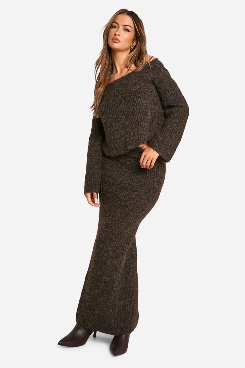 Трикотажний комплект оверсайз з джемпером і максі-спідницею