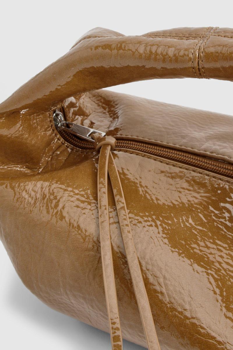 Текстурована лакована сумка-сумка