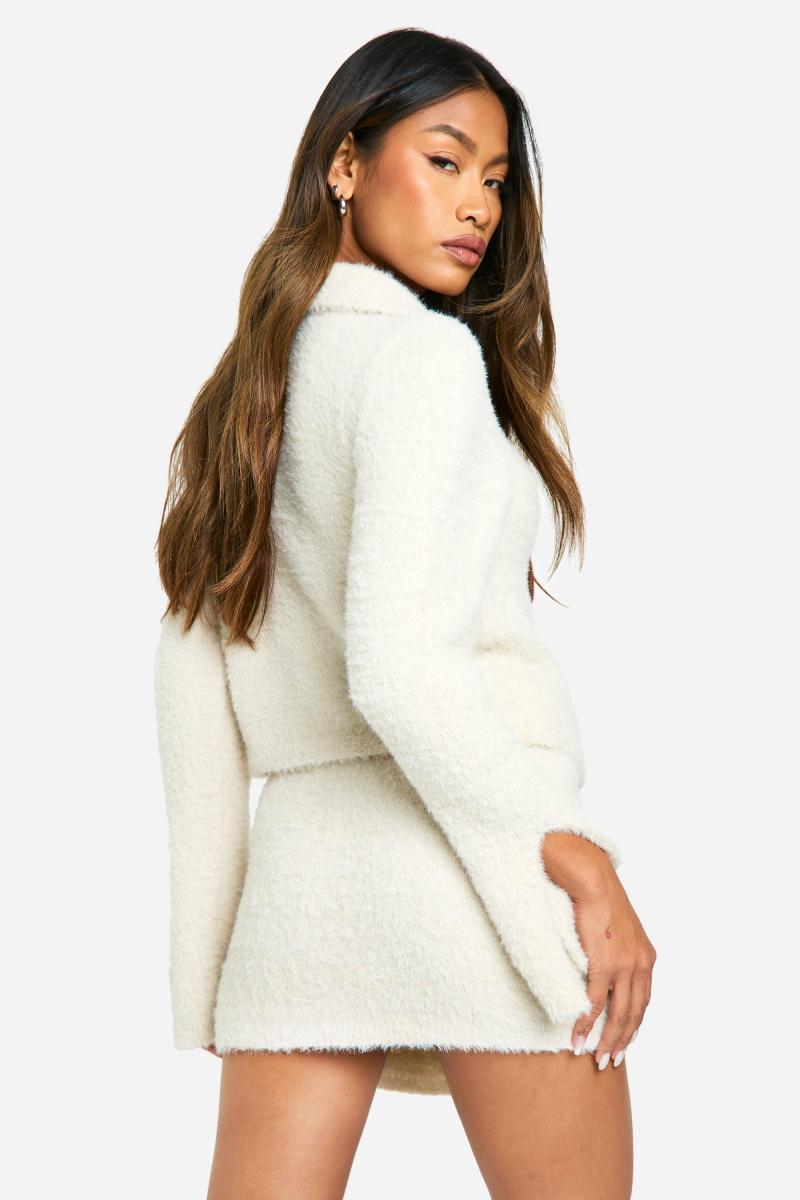 Пухнастий в'язаний кардиган на ґудзиках