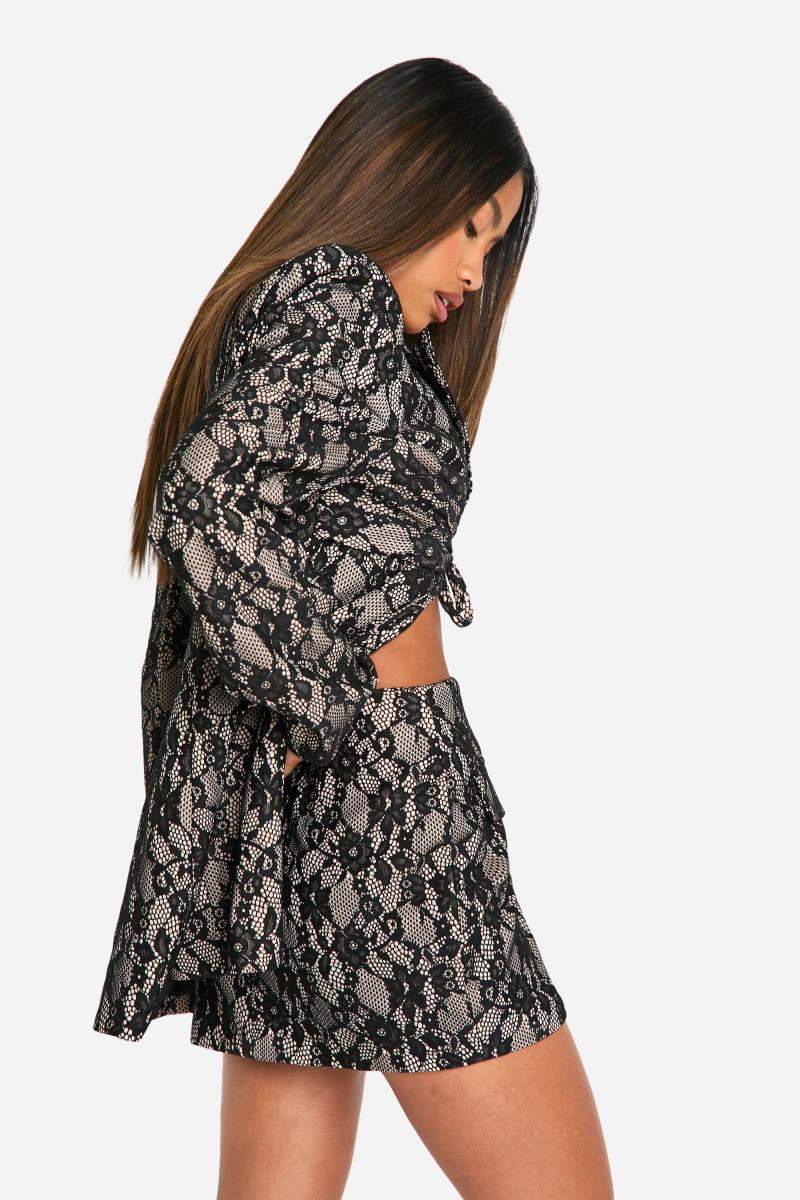 Міні-спідниця з контрастним мереживом