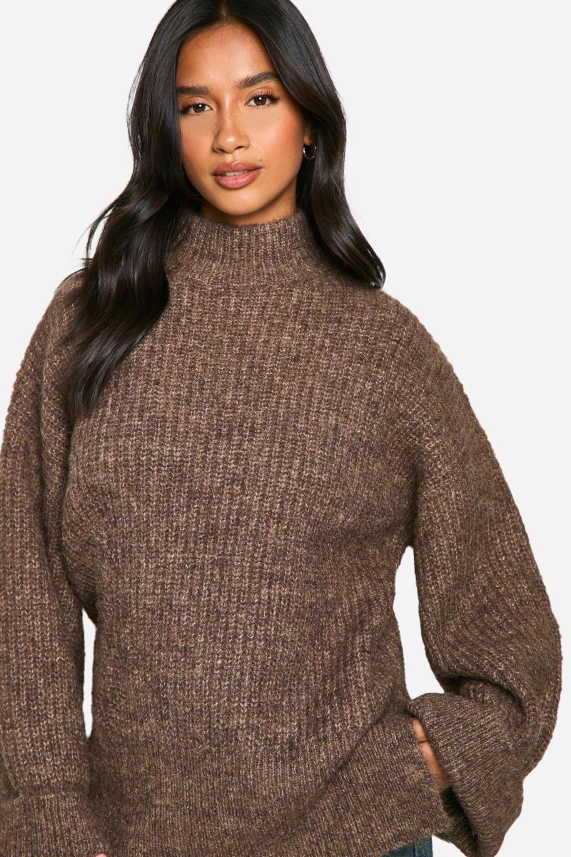 Маленький трикотажний джемпер з високим горлом великого розміру