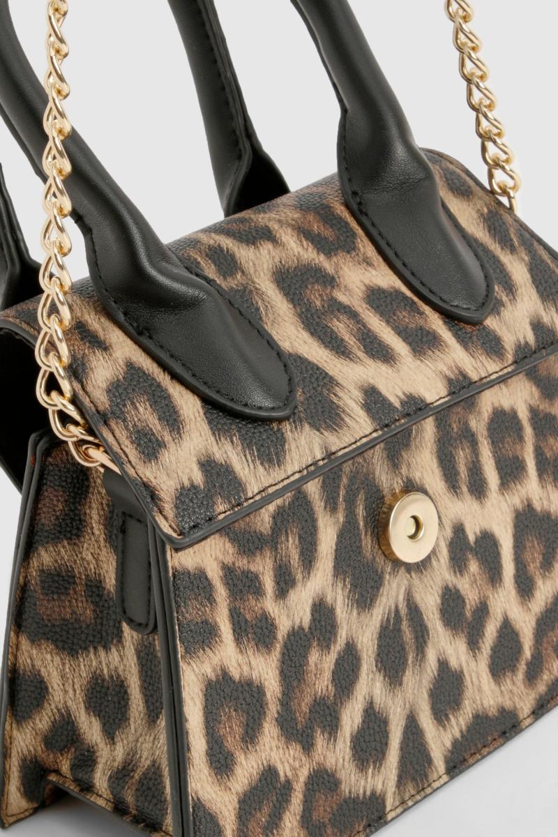 Контрастна сумка з леопардовим ремінцем на ланцюжку