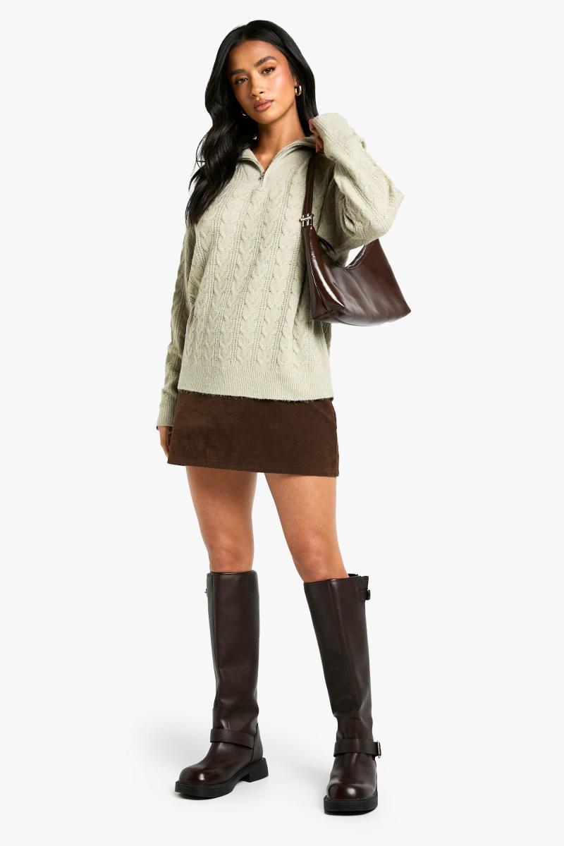 Маленька м'яка кабельна лійка на шиї