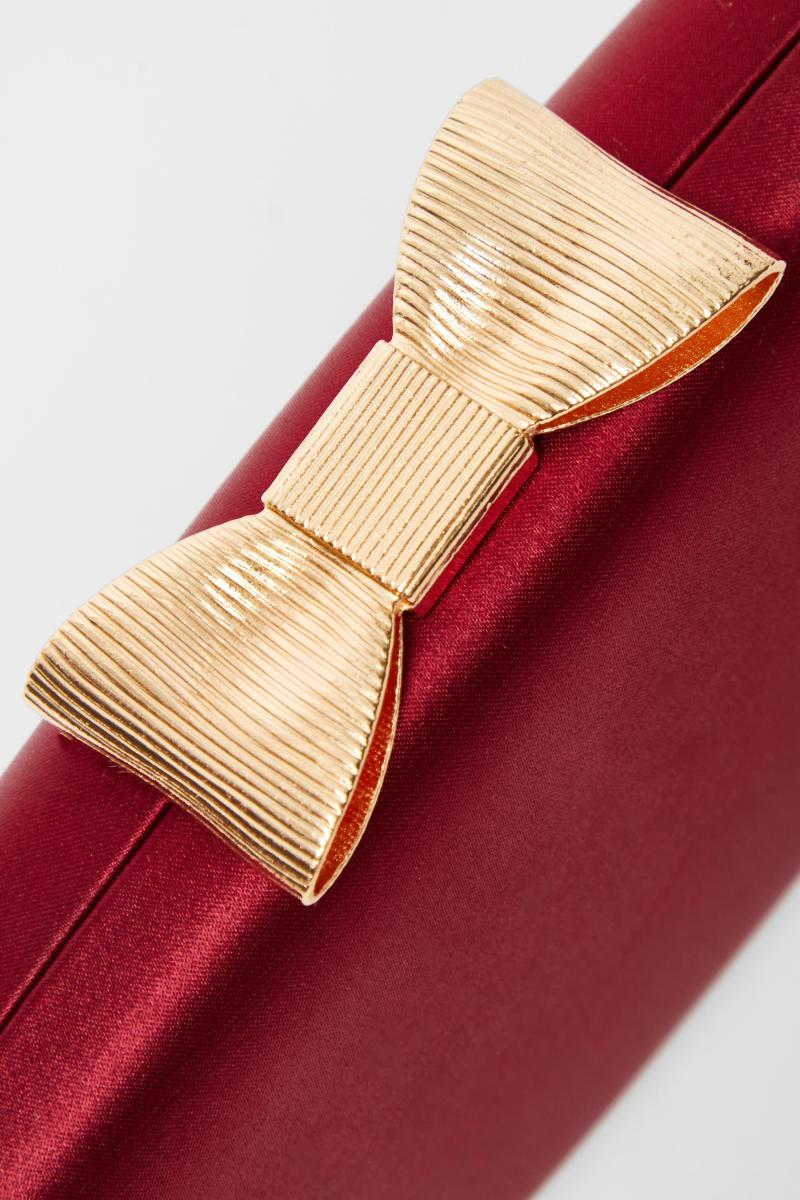 Червона сумка з атласною луковою коробкою