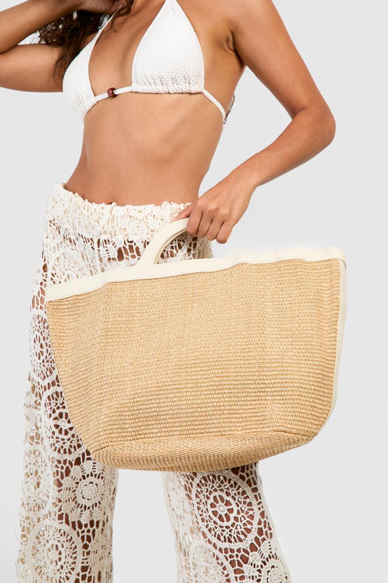 Солом'яна пляжна сумка з деталями по краях