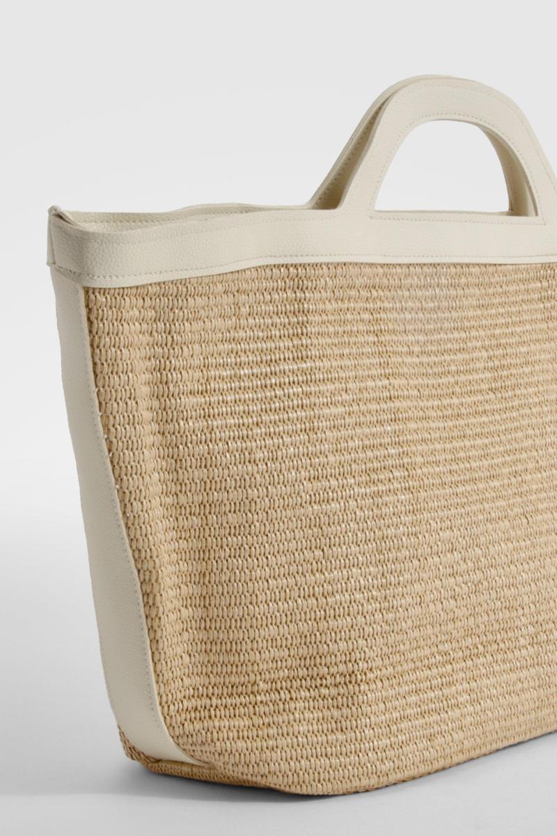 Солом'яна пляжна сумка з деталями по краях