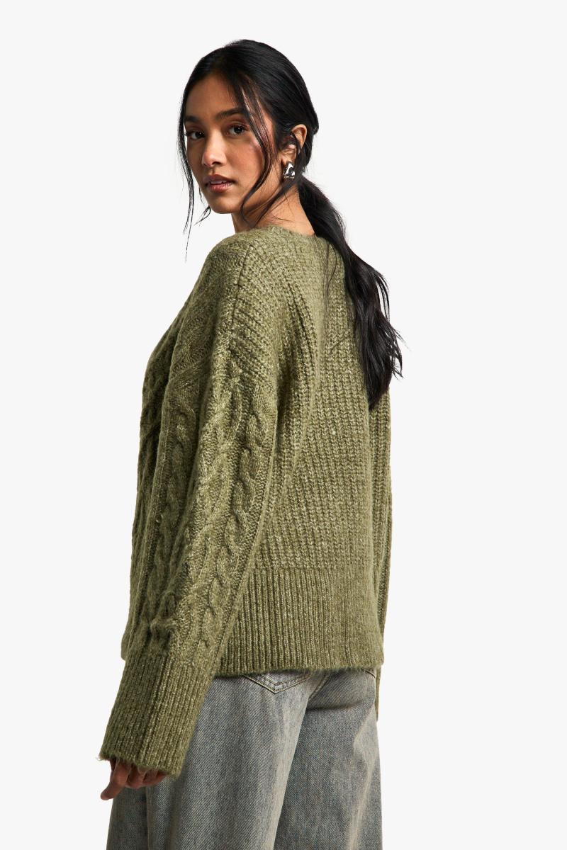 Затишний кабельний в'язаний джемпер